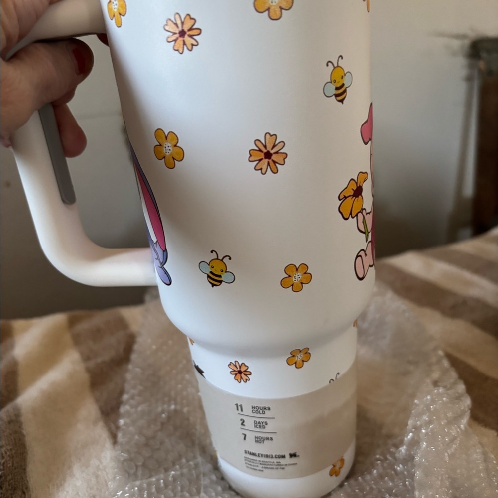Stanley White Tumbler with Pooh and Tigger Design - Picture 5 of 6